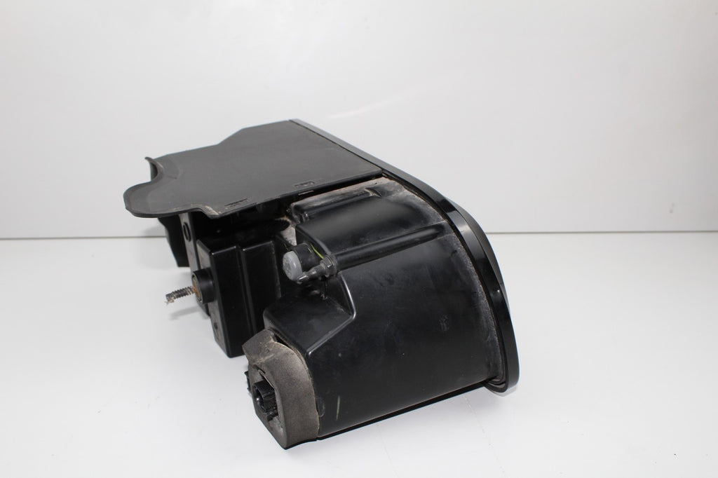 2015-20 DODGE CHALLENGER LEFT DRIVER SIDE TAIL LIGHT OEM 68174069AC