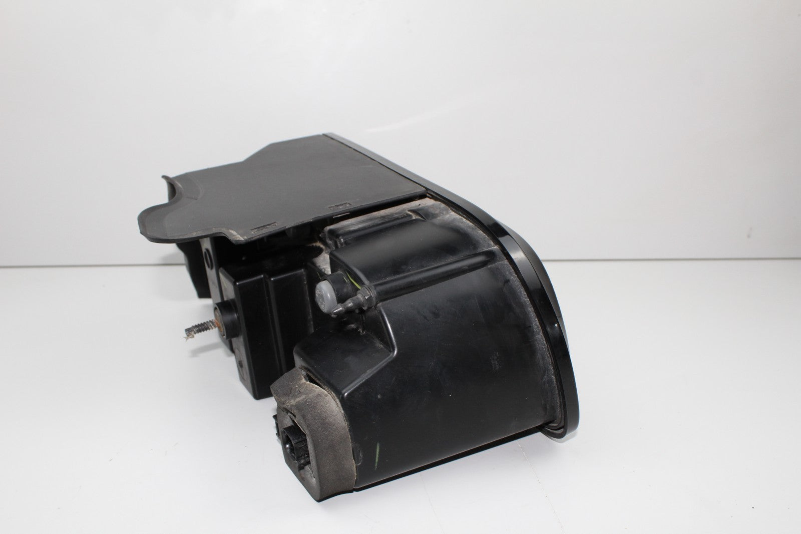 2015-20 DODGE CHALLENGER LEFT DRIVER SIDE TAIL LIGHT OEM 68174069AC