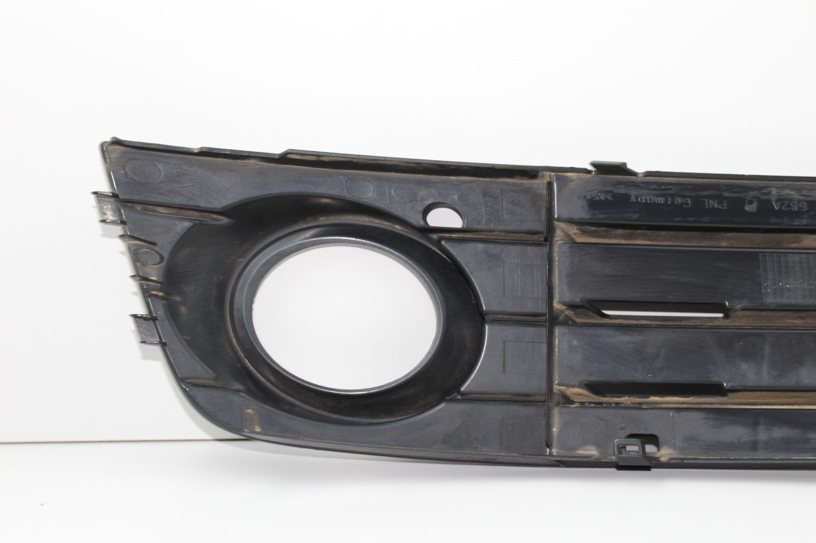 2009-12 AUDI A4 FRONT RIGHT FOG LIGHT GRILLE OEM 8K0807682A
