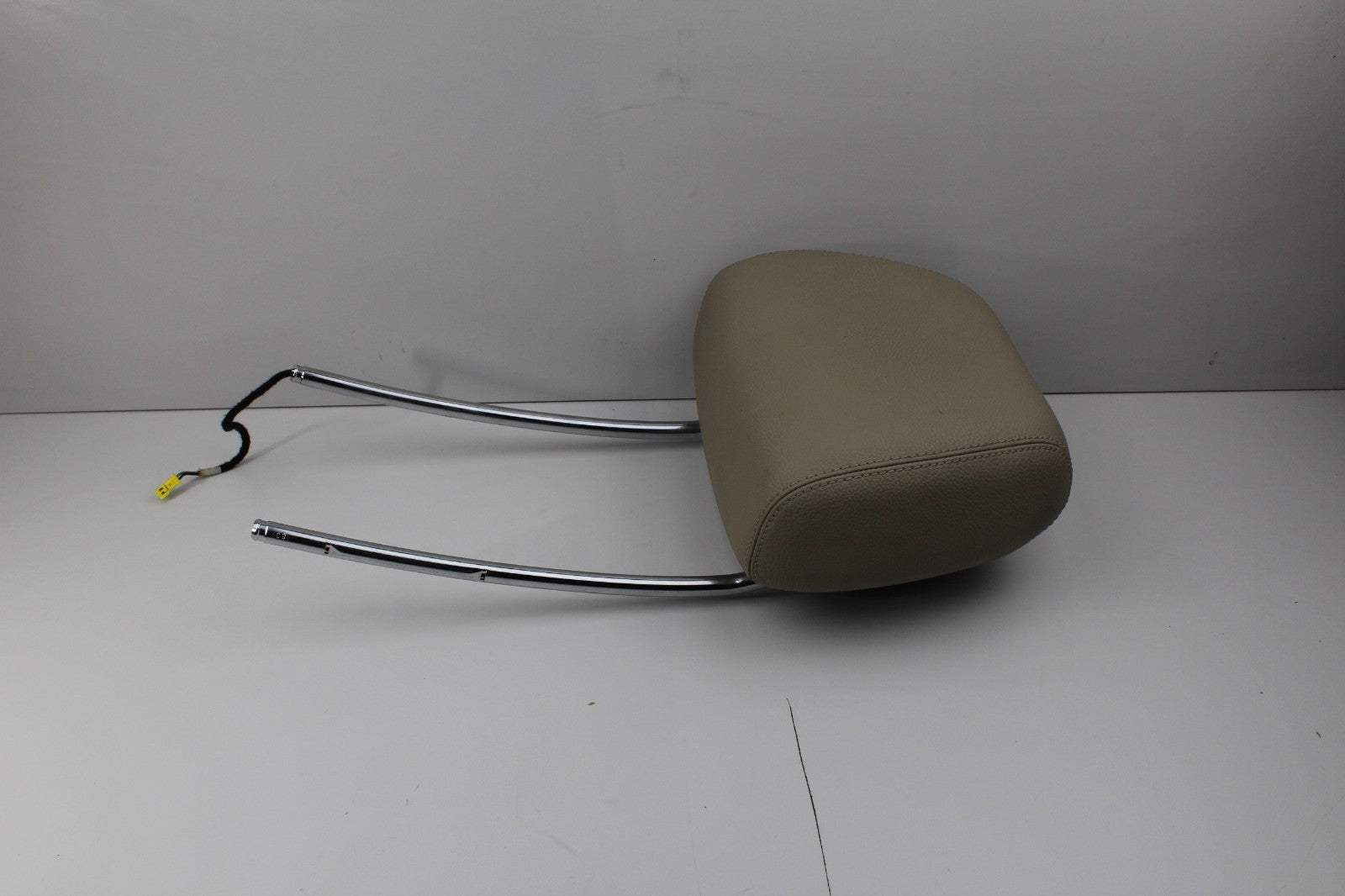 2010-16 MERCEDES E350 HEAD REST LIGHT BROWN OEM