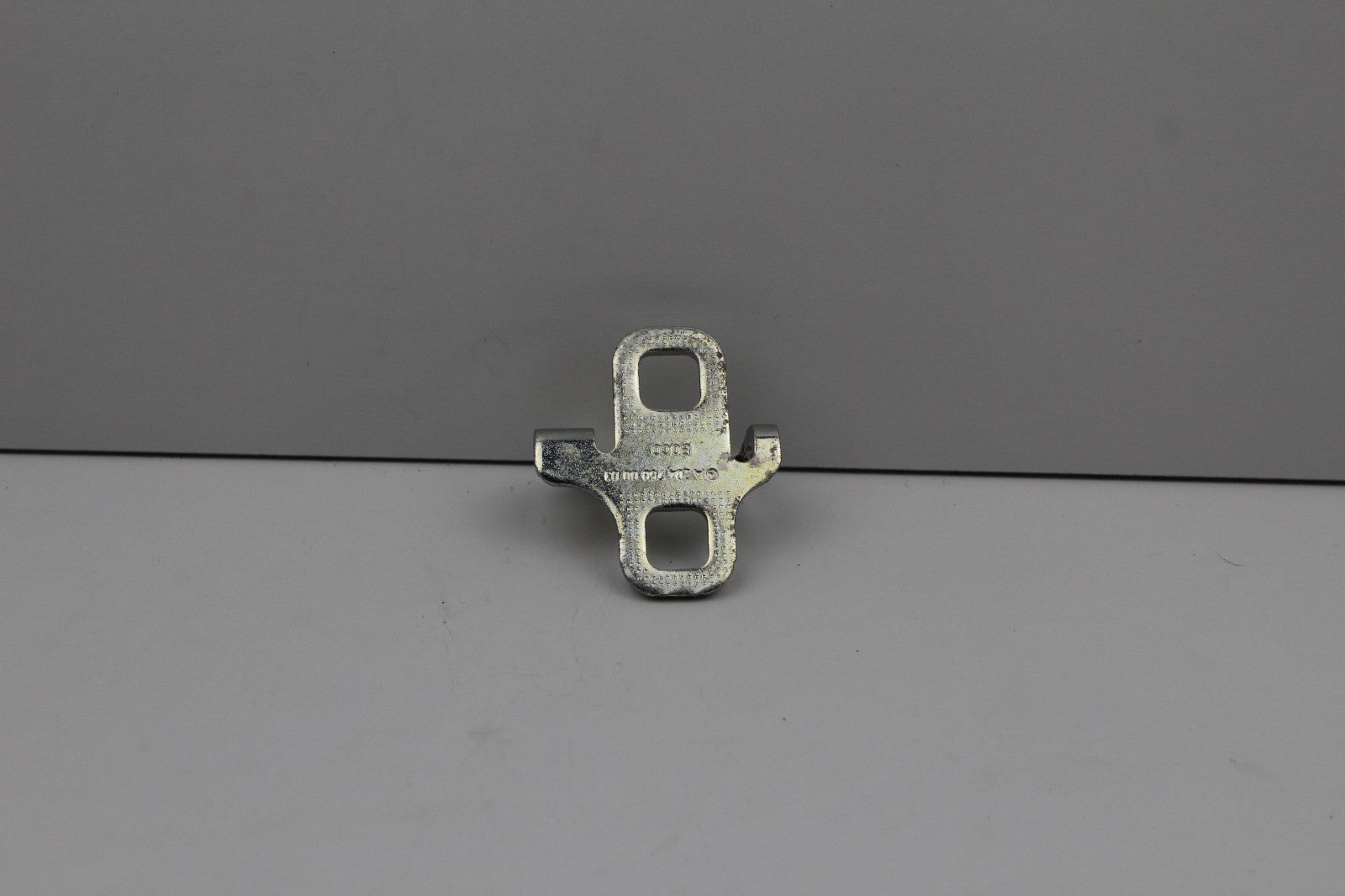 2008-2016 MERCEDES E350 REAR TRUNK LOCK STRIKER FIT OEM A2047580004