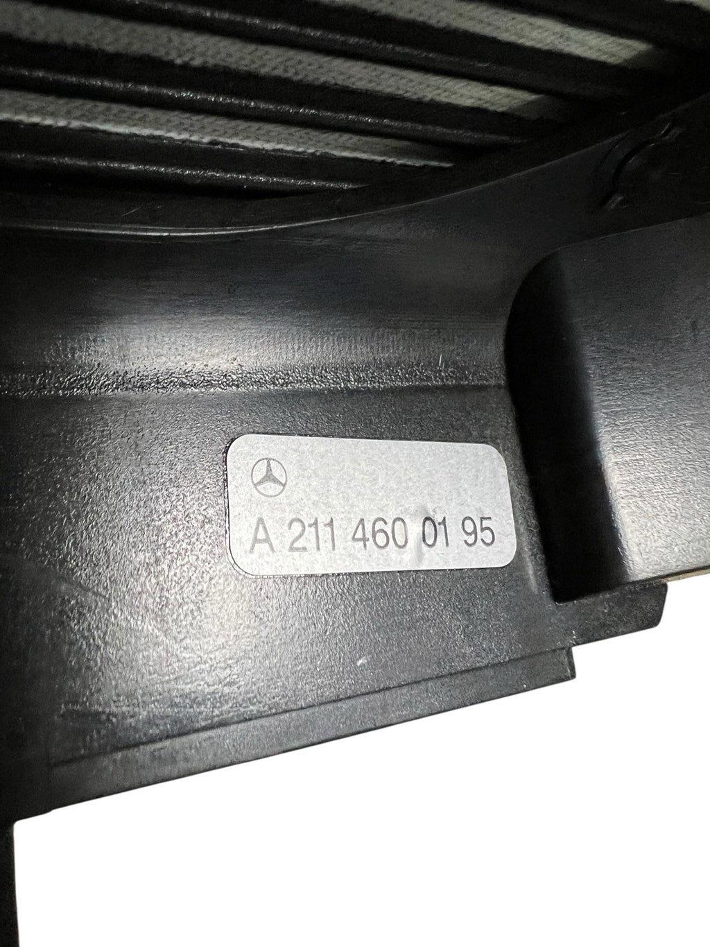 2009 Mercedes-Benz E350 W211 STEERING COLUMN COVER TRIM 2114600195 OEM