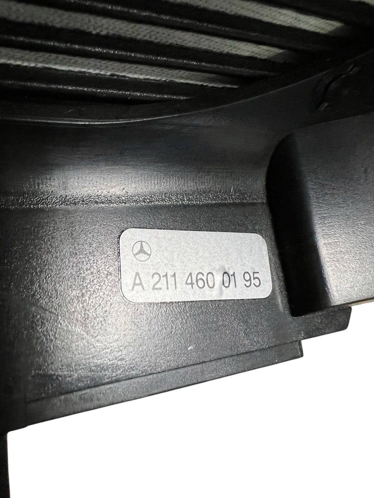 2009 Mercedes-Benz E350 W211 STEERING COLUMN COVER TRIM 2114600195 OEM