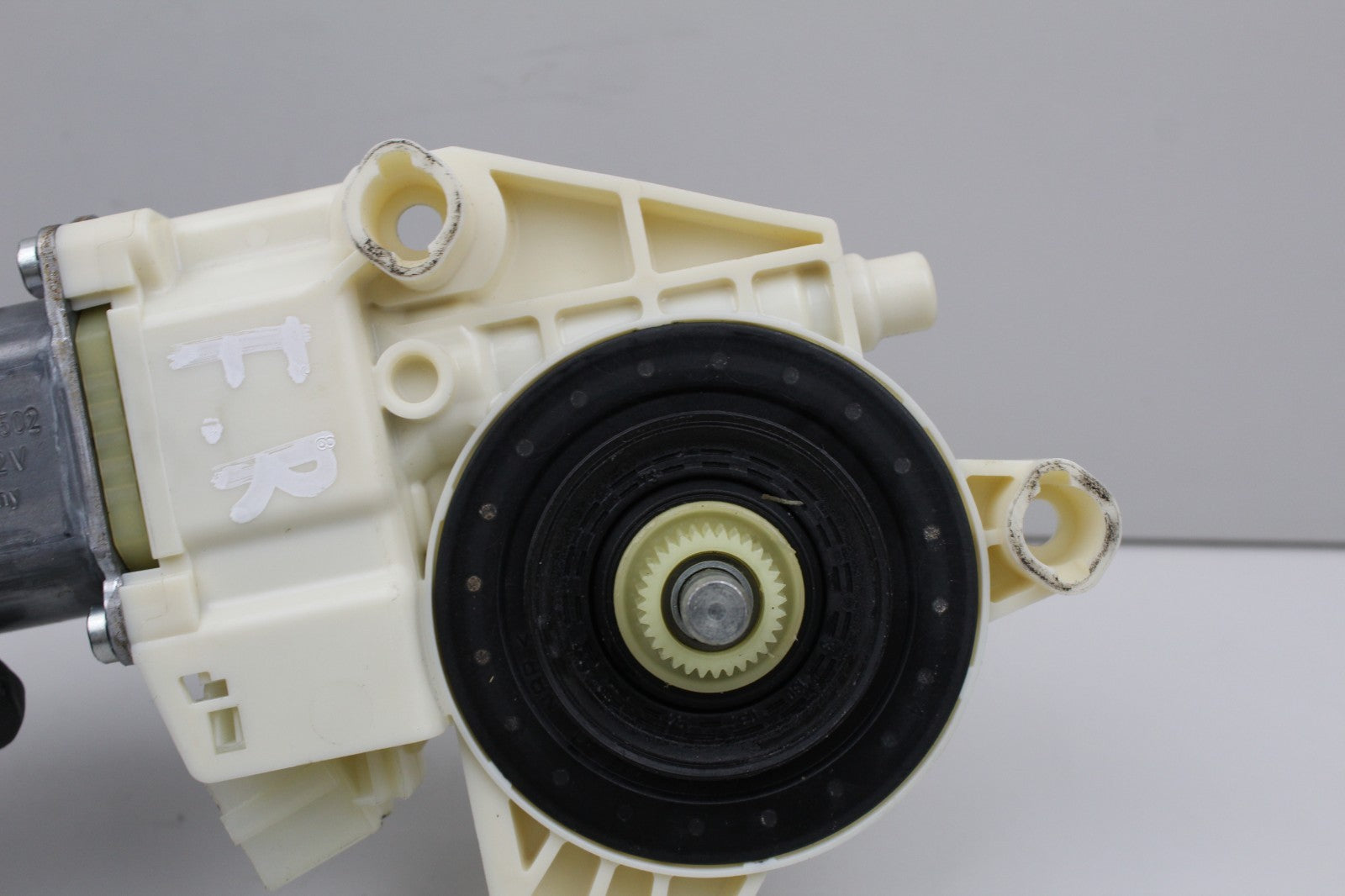 2008-16 MERCEDES E350 FRONT RIGHT WINDOW REGULATOR MOTOR OEM A2048200242