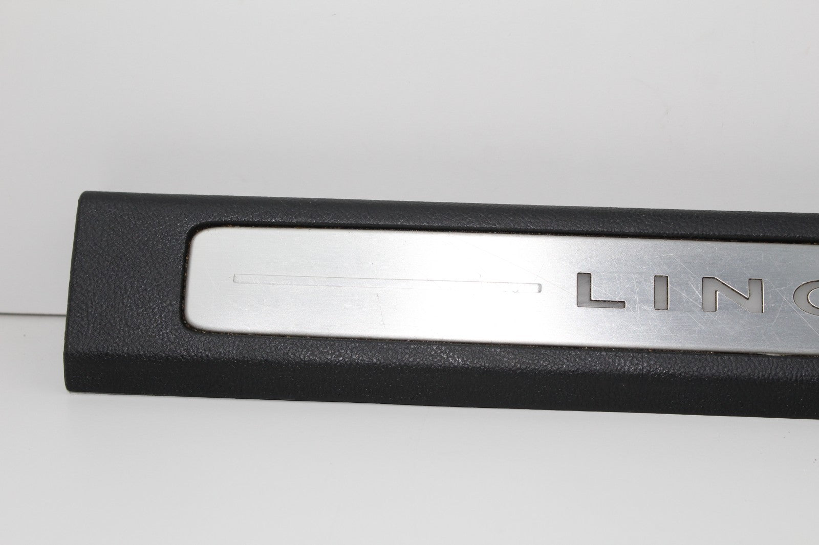 2013-2020 Lincoln MKZ Front RIGHT Door Sill SCUFF Plate Trim OEM DP53F13201L