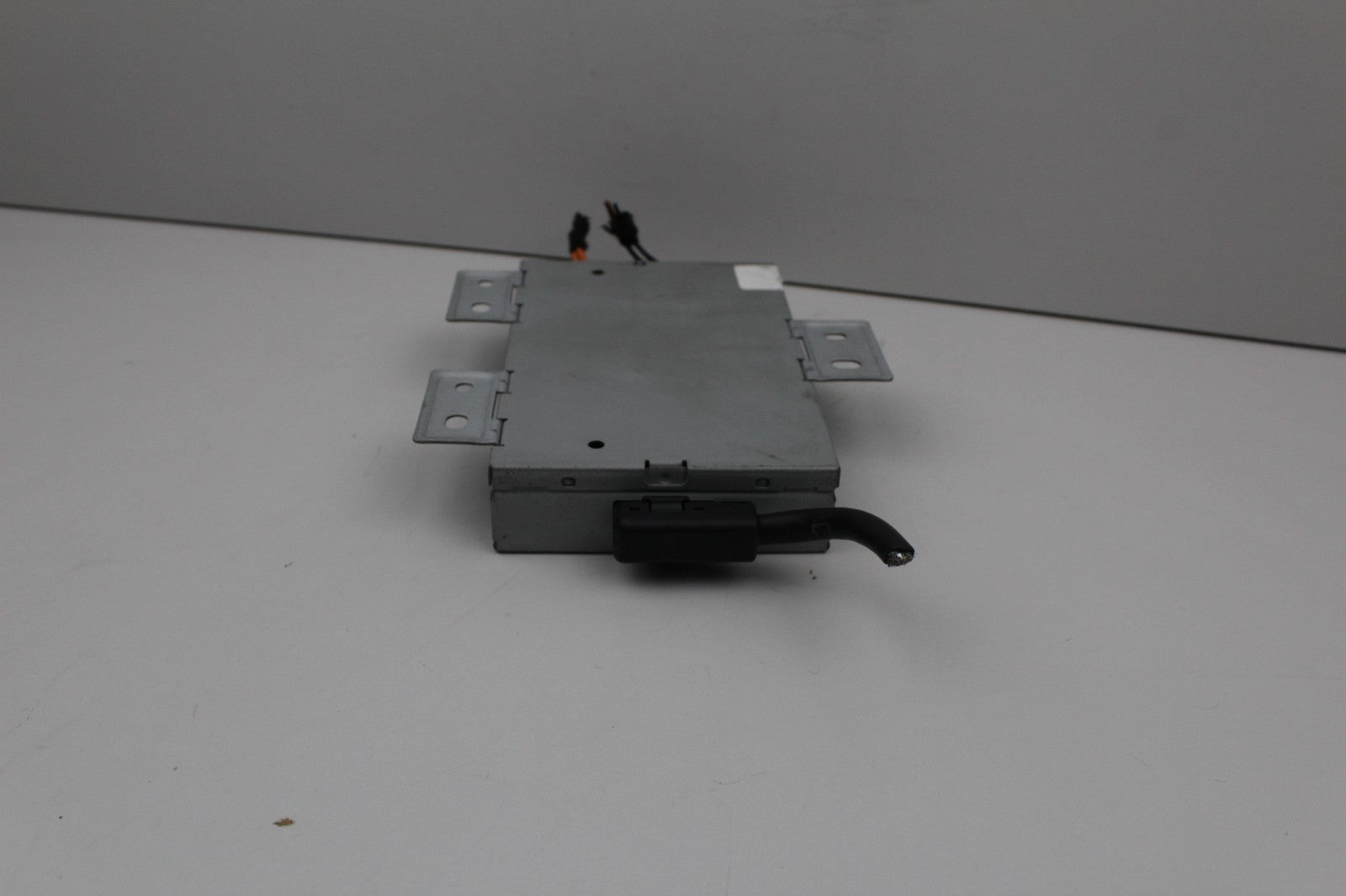 2010-13 MERCEDES E350 COMMUNICATION INTERFACE MODULE OEM A1729009302