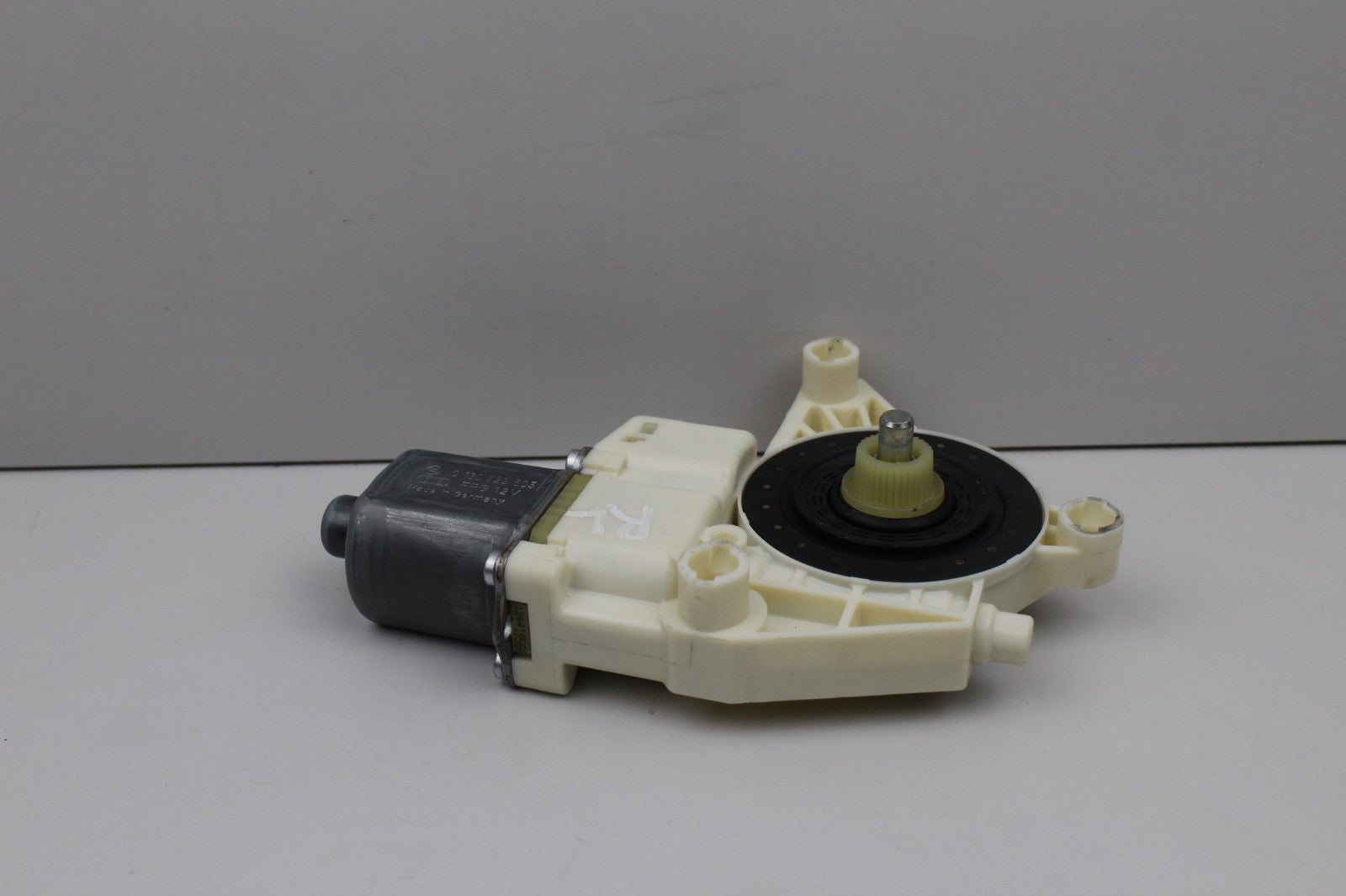2008-16 MERCEDES E350 REAR LEFT DOOR WINDOW REGULATOR OEM A2048200542