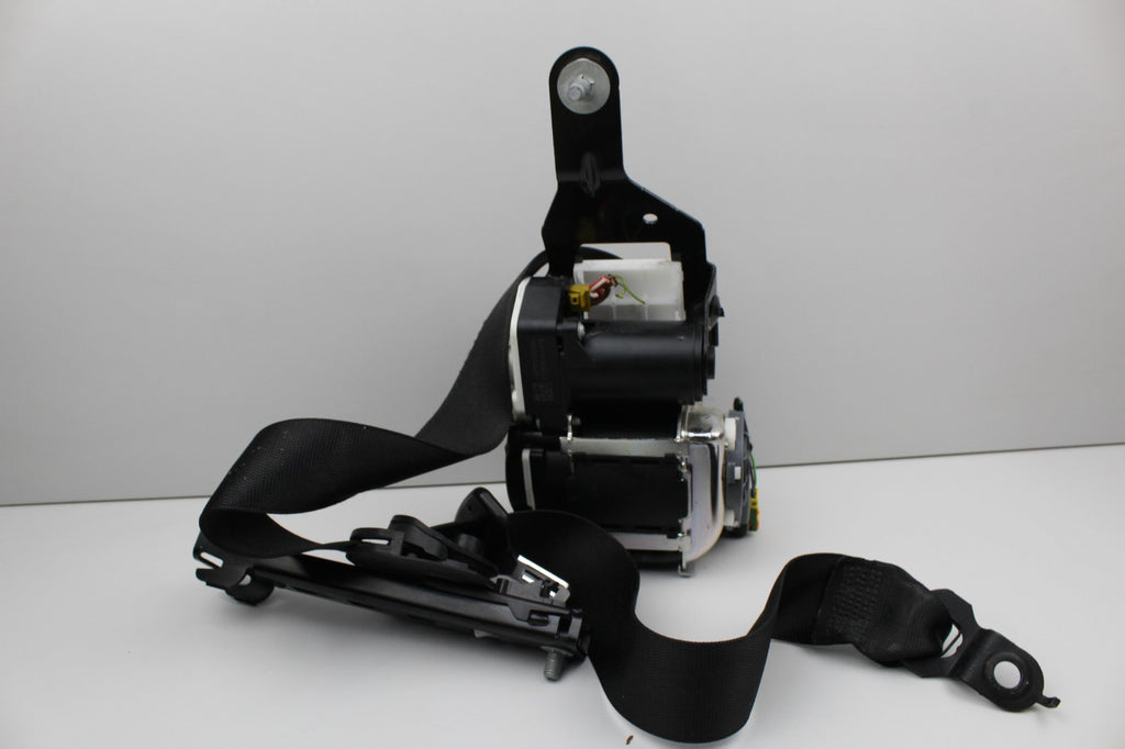 2010-2016 Mercedes W212 E350 Front left Seat Belt Seatbelt Retractor Black OEM