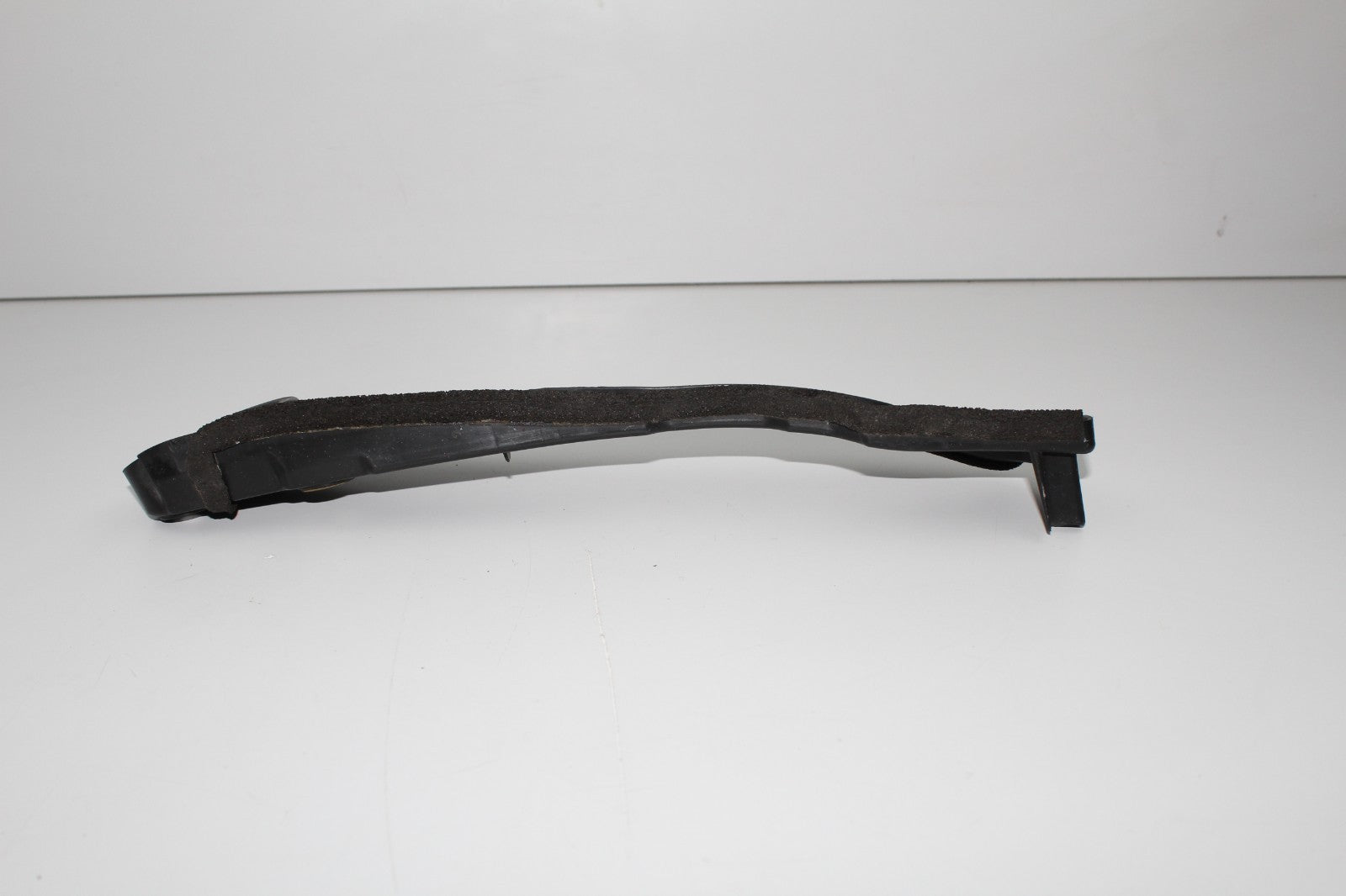 2015 DODGE CHALLANGER LEFT SIDE BUMPER BRACKET OEM 