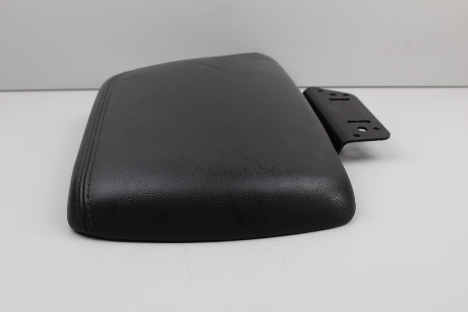 2015-23 DODGE CHALLENGER CENTER CONSOL ARM REST OEM 5LE49LA8AF