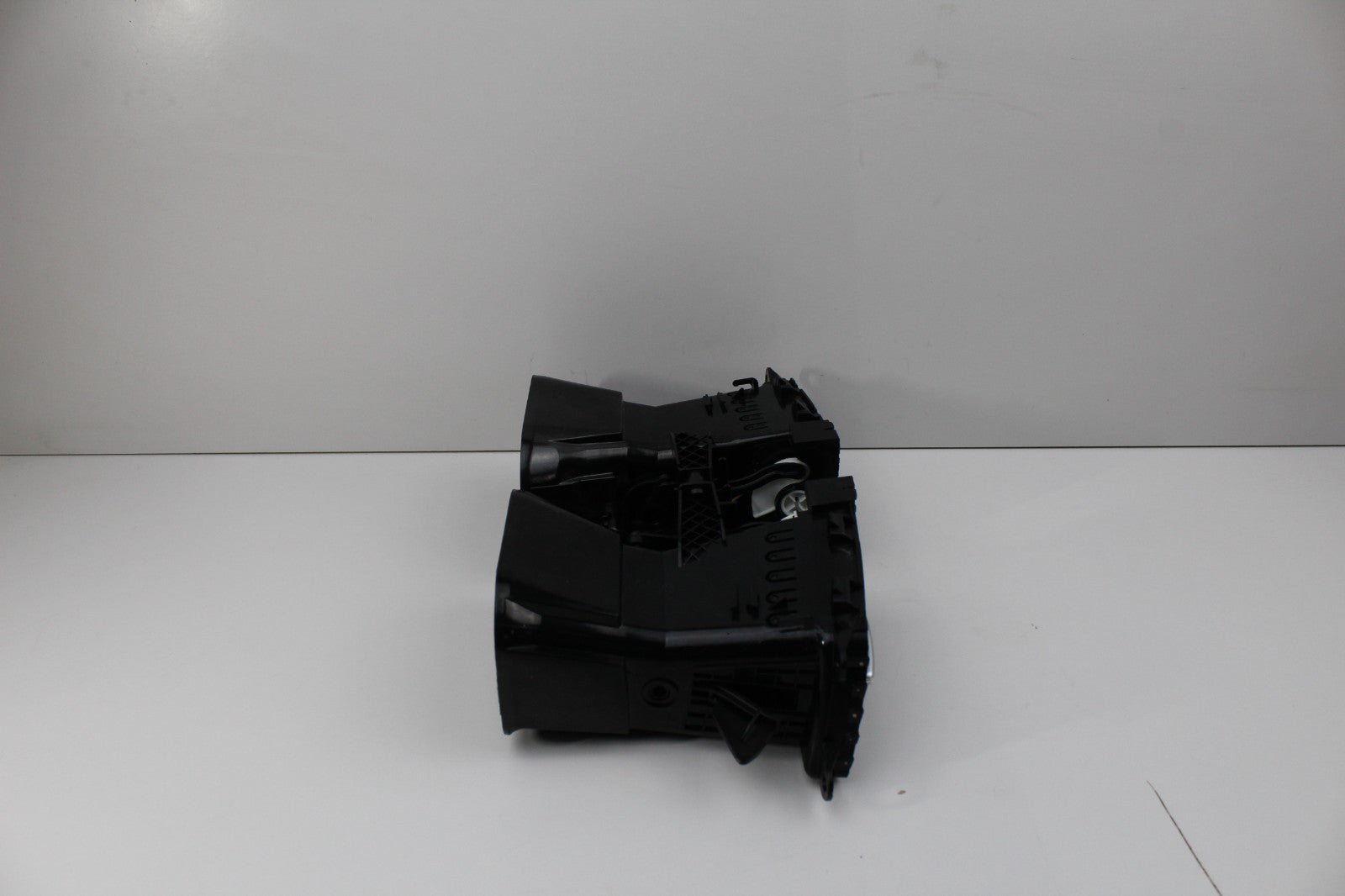 2010-13 MERCEDES E350 CENTER DASH AIR VENT GRILLE OEM A2128302554