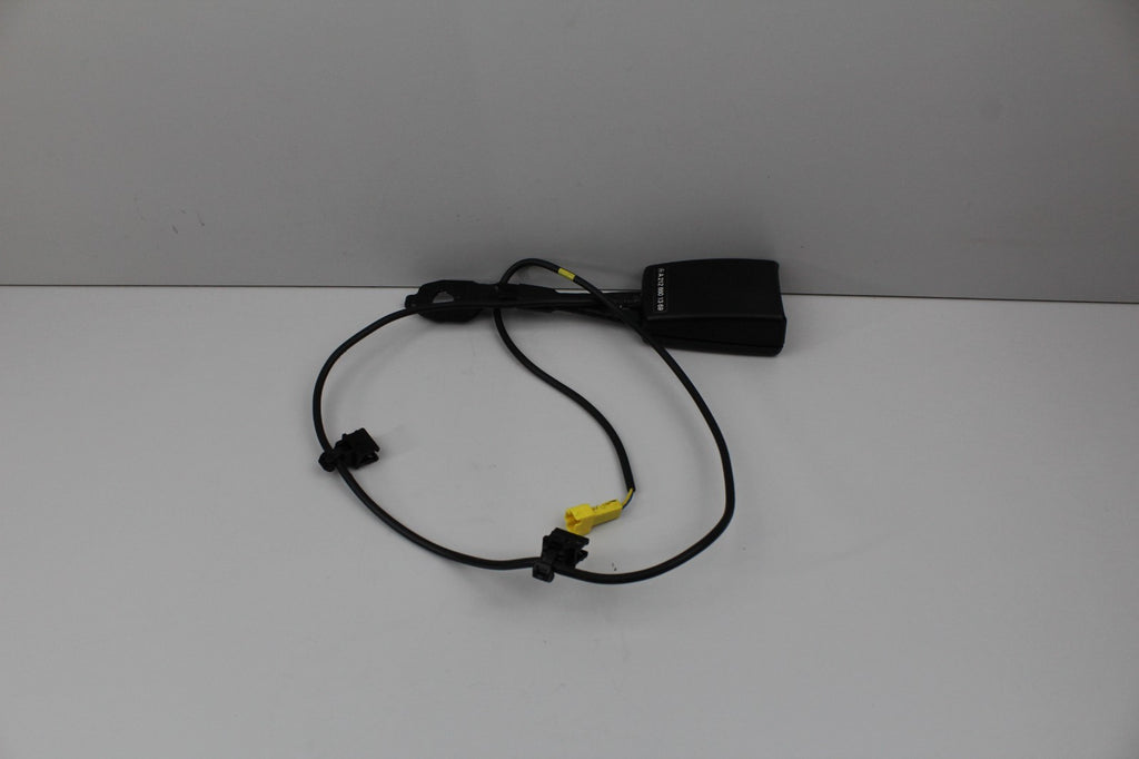 2010-16 MERCEDES E350 FRONT RIGHT SEAT BELT BUCKLE OEM A2128601369