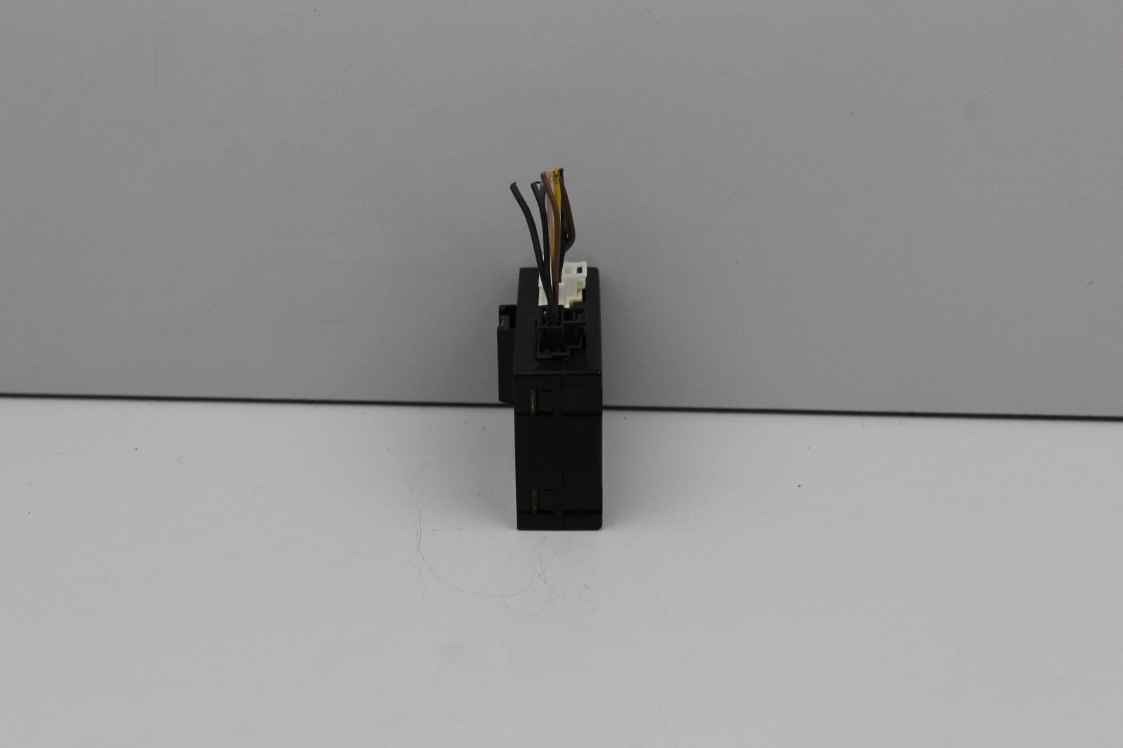 10-16 Mercedes E350 Rear View Backup Camera Control Module Unit OEM A2128270006