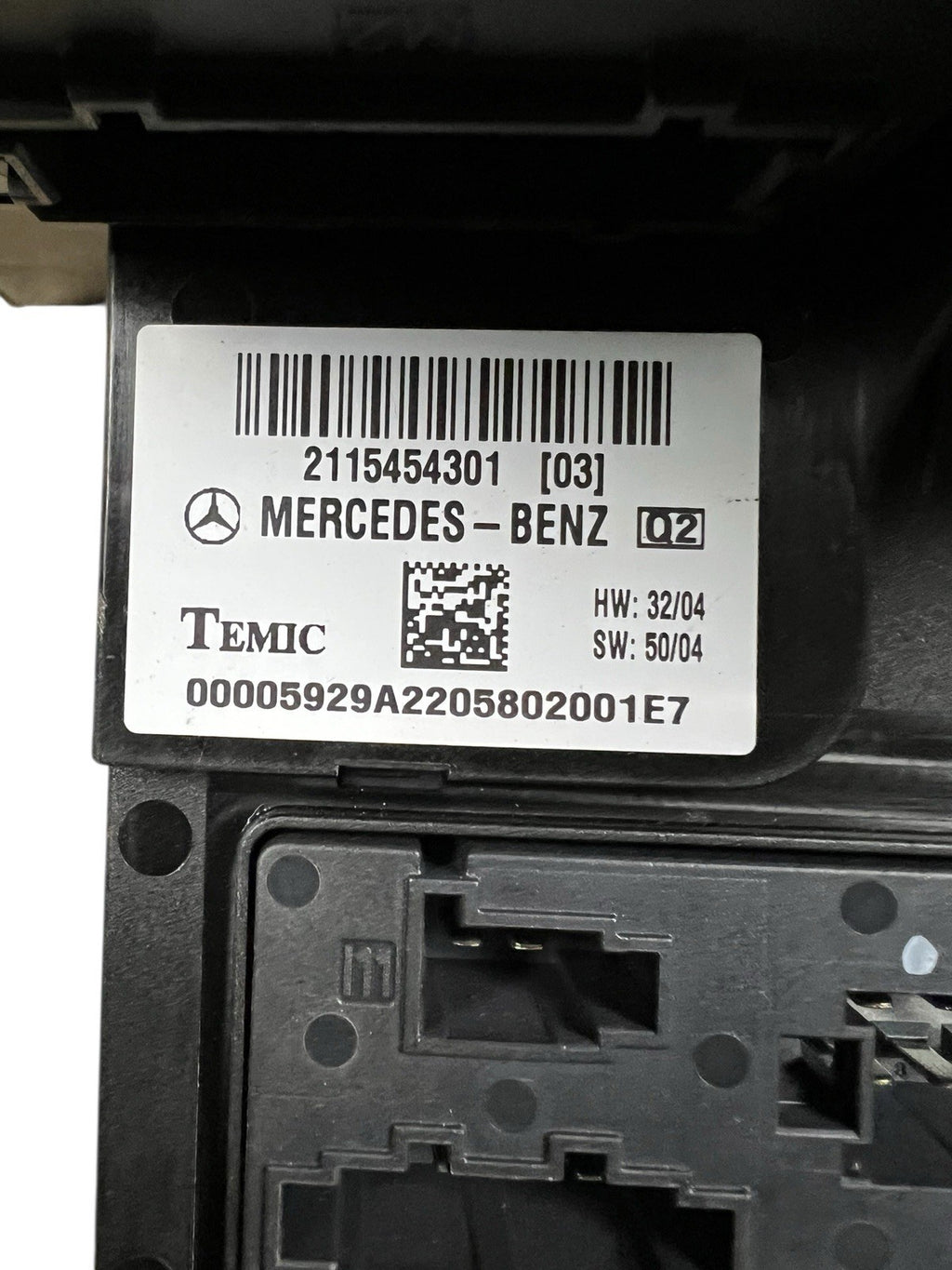 2006 Mercedes-Benz E350 Fuse Box OEM ￼A2115451083