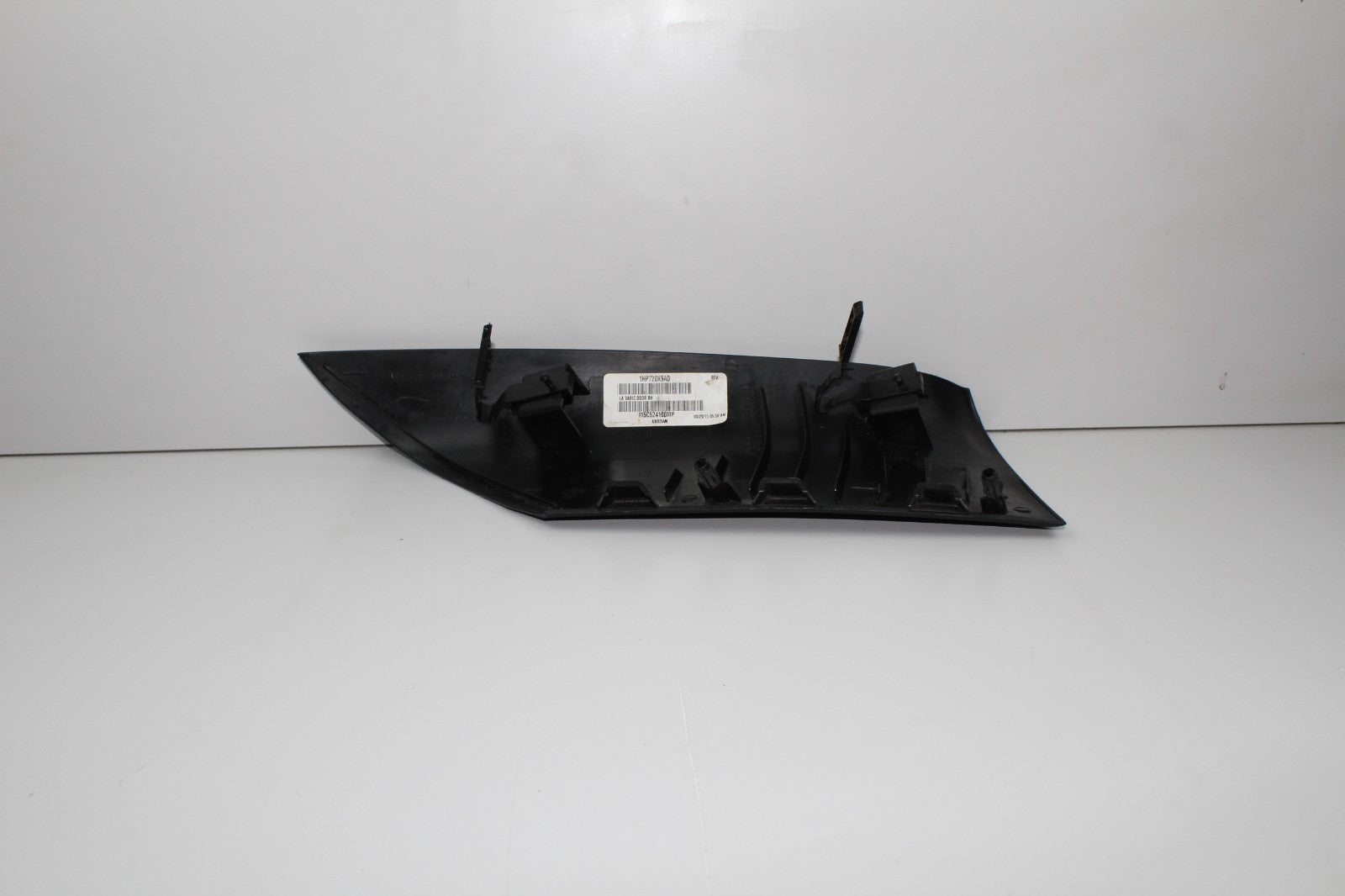 2015-23 DODGE CHALLENGER REAR RIGHT C PILLAR OEM 1HP72DX9AD