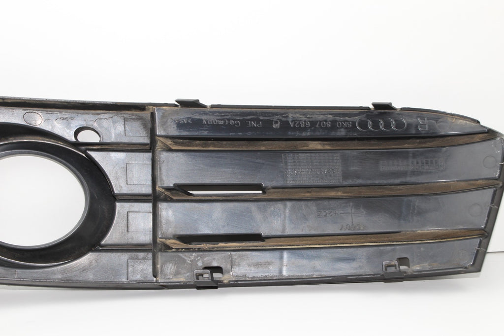 2009-12 AUDI A4 FRONT RIGHT FOG LIGHT GRILLE OEM 8K0807682A