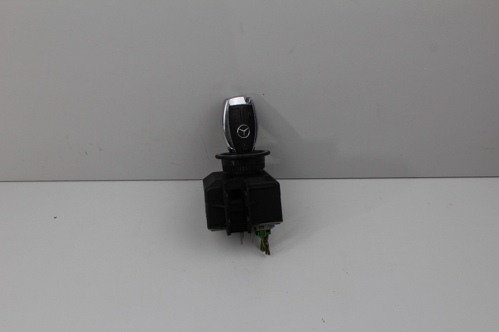 2010-13 MERCEDES E350 IGNITION SWITCH MODULE WITH KEY OEM A2129055800
