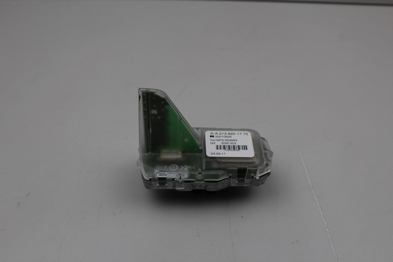2012-18 MERCEDES E350 TOP SHARK FIN ANTENNA OEM A2128201775