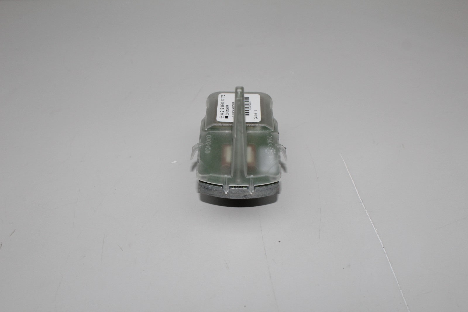 2012-18 MERCEDES E350 TOP SHARK FIN ANTENNA OEM A2128201775