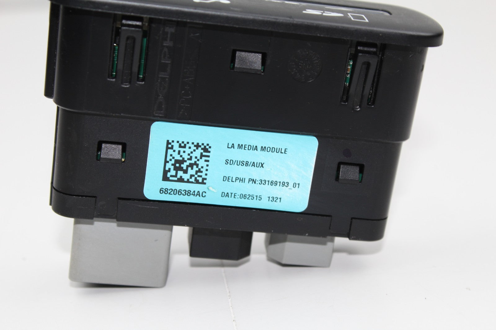 15-23 DODGE CHALLENGER CENTER CONSOL MEDIA HUB AXILIARY USB PORT OEM 68206384AC