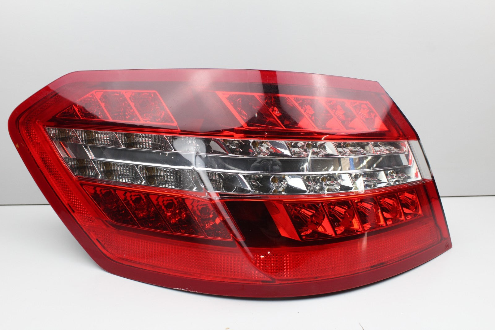 2010-2013 Mercedes W212 E350 E550 Left DRIVER LED Tail Light OEM A2129060758