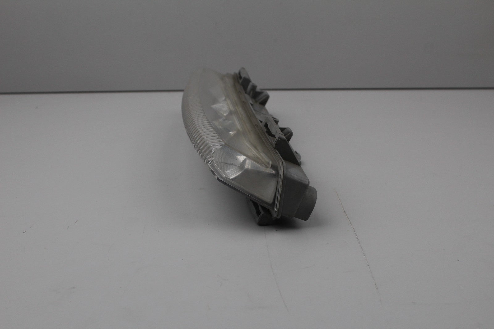 2010-13 MERCEDES E350 FRONT LEFT DRIVER SIDE GRILLE LIGHT OEM A2049068900