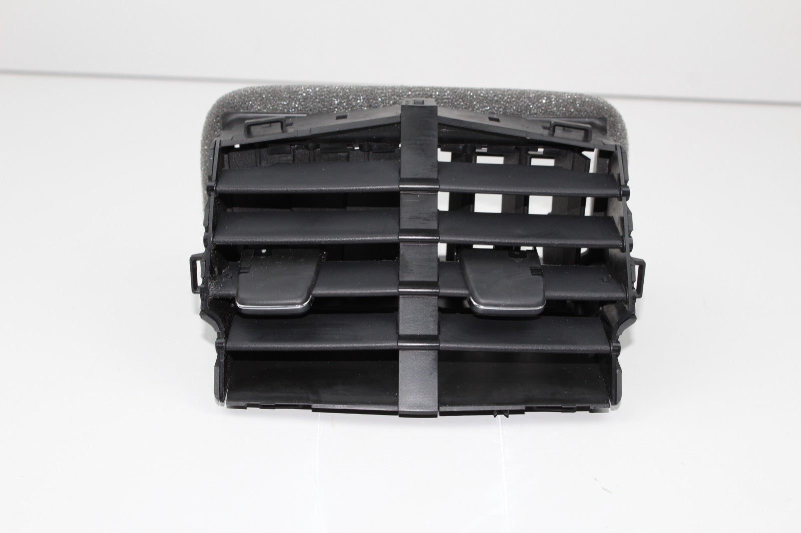 2017-20 LINCOLN MKZ REAR CENTER CONSOLE AC AIR VENT GRILLE OEM DP5319C570A