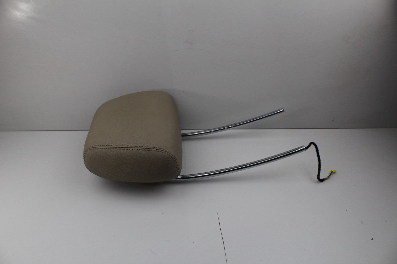 2010-16 MERCEDES E350 HEAD REST LIGHT BROWN OEM