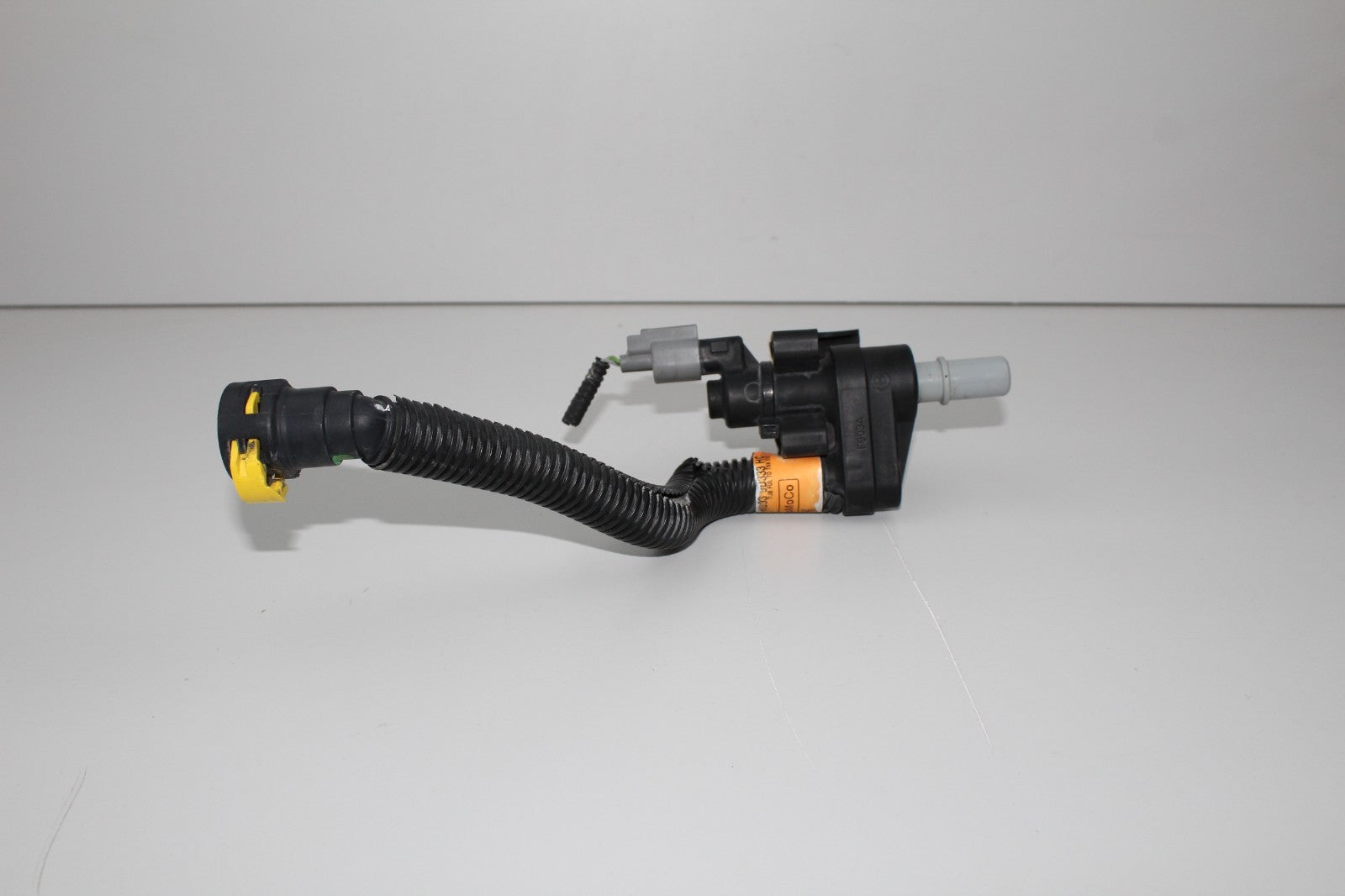 2917-2020 LINCOLN MKZ FUEL VAPOR VALVE WITH HOSE OEM HG939D333