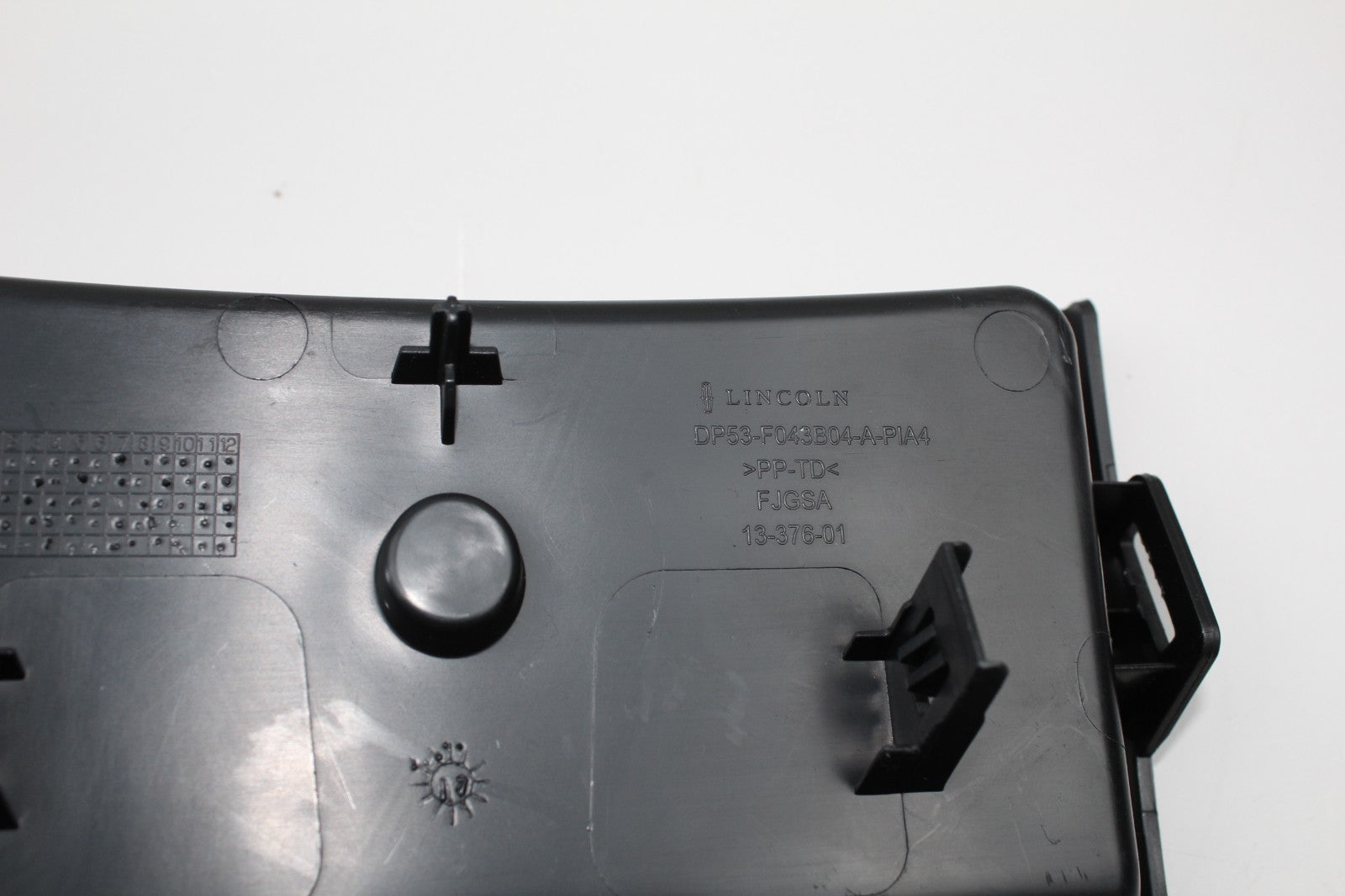 2016-18 LINCOLN MKZ CENTER CONSOLE TRAY OEM DP53F043B04AP1A4