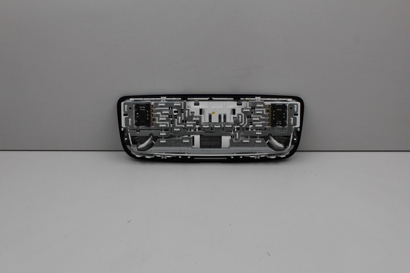 10-16 Mercedes W212 E350 Rear Overhead Console Dome Reading Light Lamp OEM