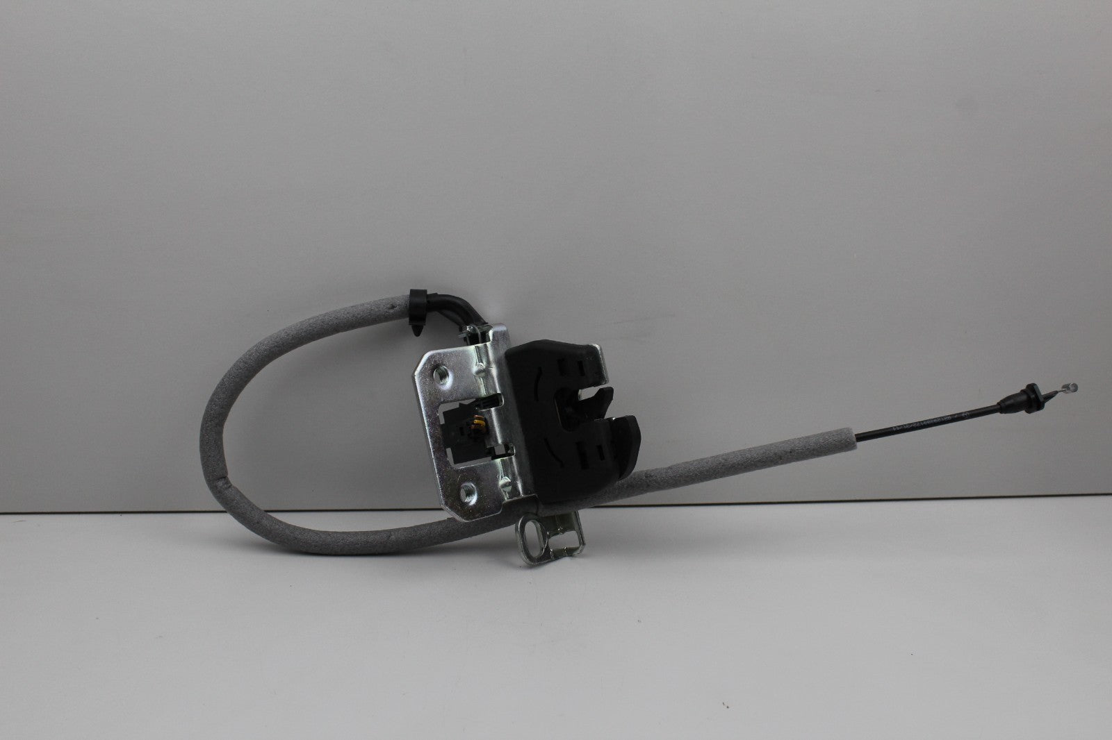 2014-16 MERCEDES E350 REAR TRUNK LID LATCH LOCK OEM 