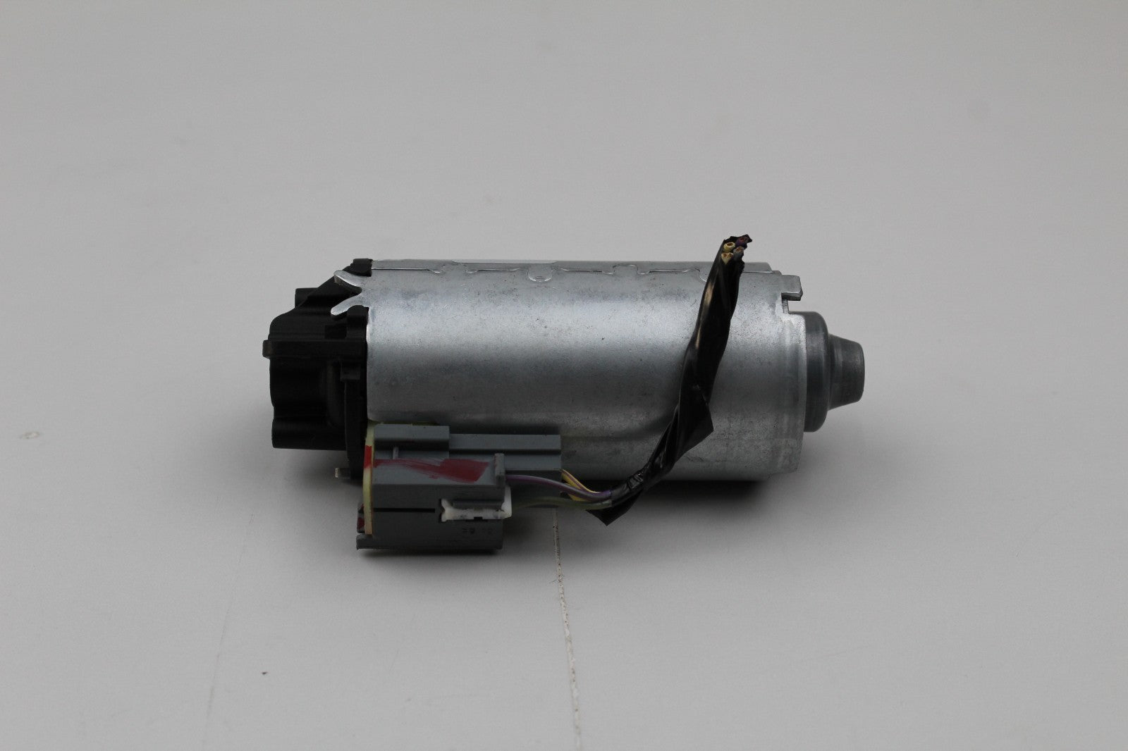 2017-20 LINCOLN MKZ STEERING COLUMN TILT ADJUSTMENT CONTROL MOTOR OEM 0130002665