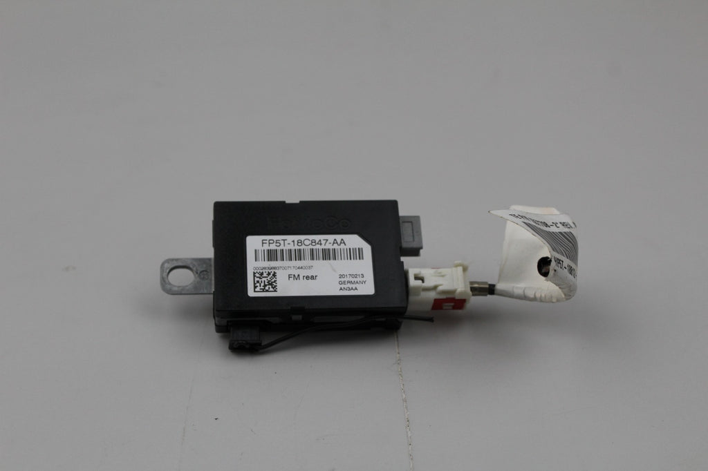 2017-20 LINCOLN MKZ REAR RADIO ANTENNA AMP AMLIFIER MODULE OEM FP5T18C847AA