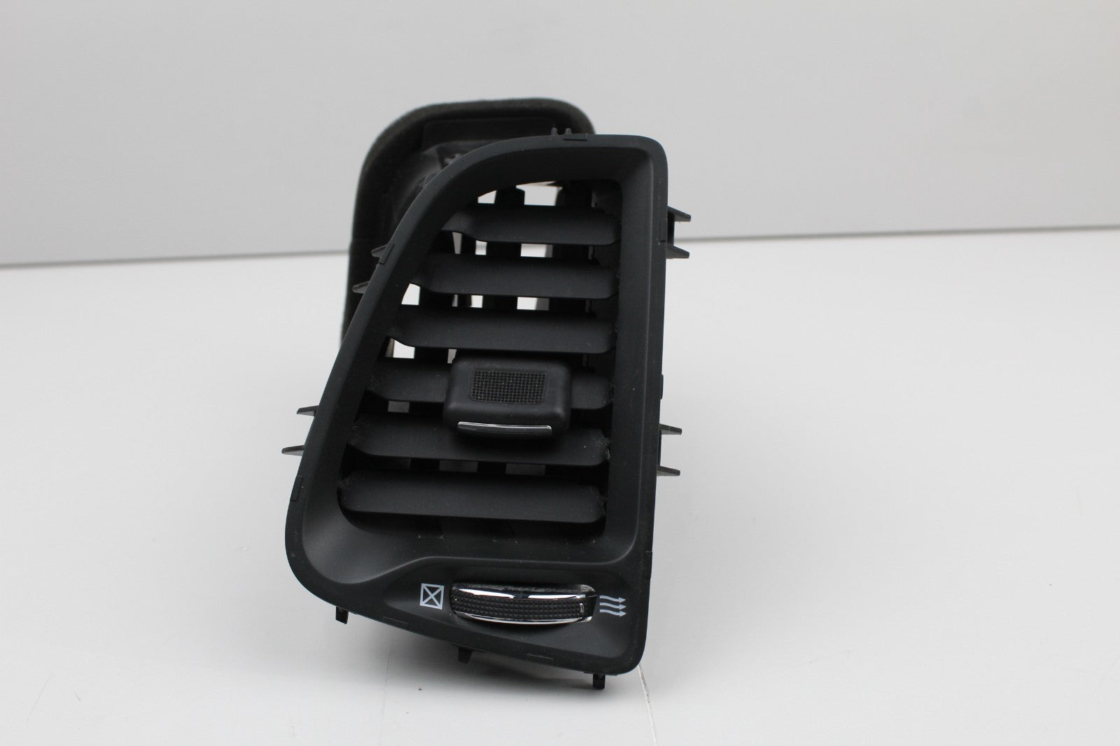2015-23 DODGE CHALLENGER DASH CENTER DRIVER SIDE AC AIR VENT OEM 5LE74TRMAA