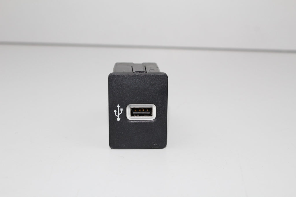  2017-20 LINCOLN MKZ CENTER CONSOLE MEDIA USB CHARGER PORT USB HP5T14F014AC