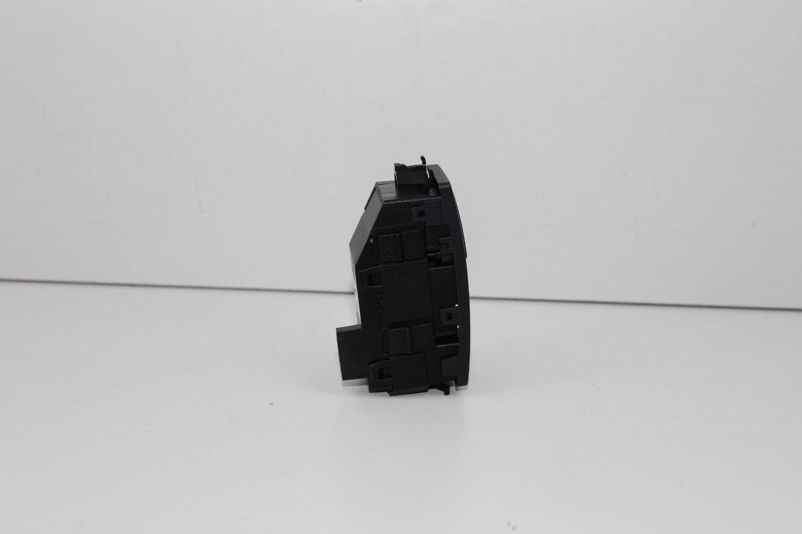 2010-13 MERCEDES E350 HAZARD WARNING LIGHT SWITCH OEM 2129052600
