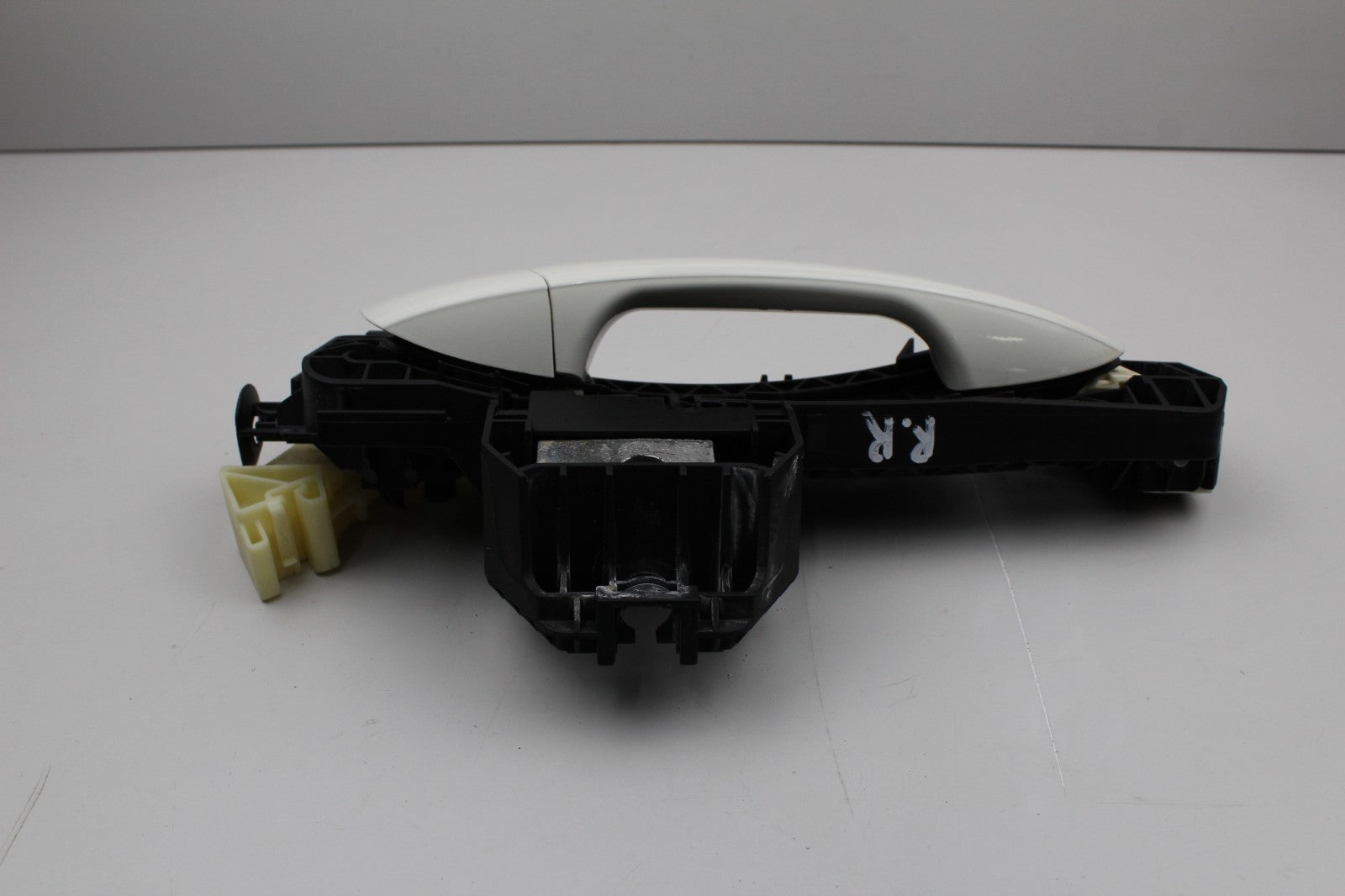 2014-17 MERCEDES E350 REAR RIGHT EXTIRIOR DOOR HANDLE OEM A2047601634