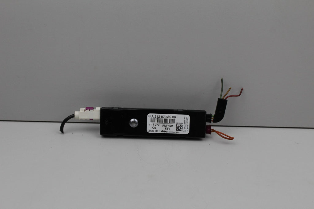 10-16 Mercedes E350 W212 OEM Antenna Amplifier Amp Module Radio OEM A2128703989