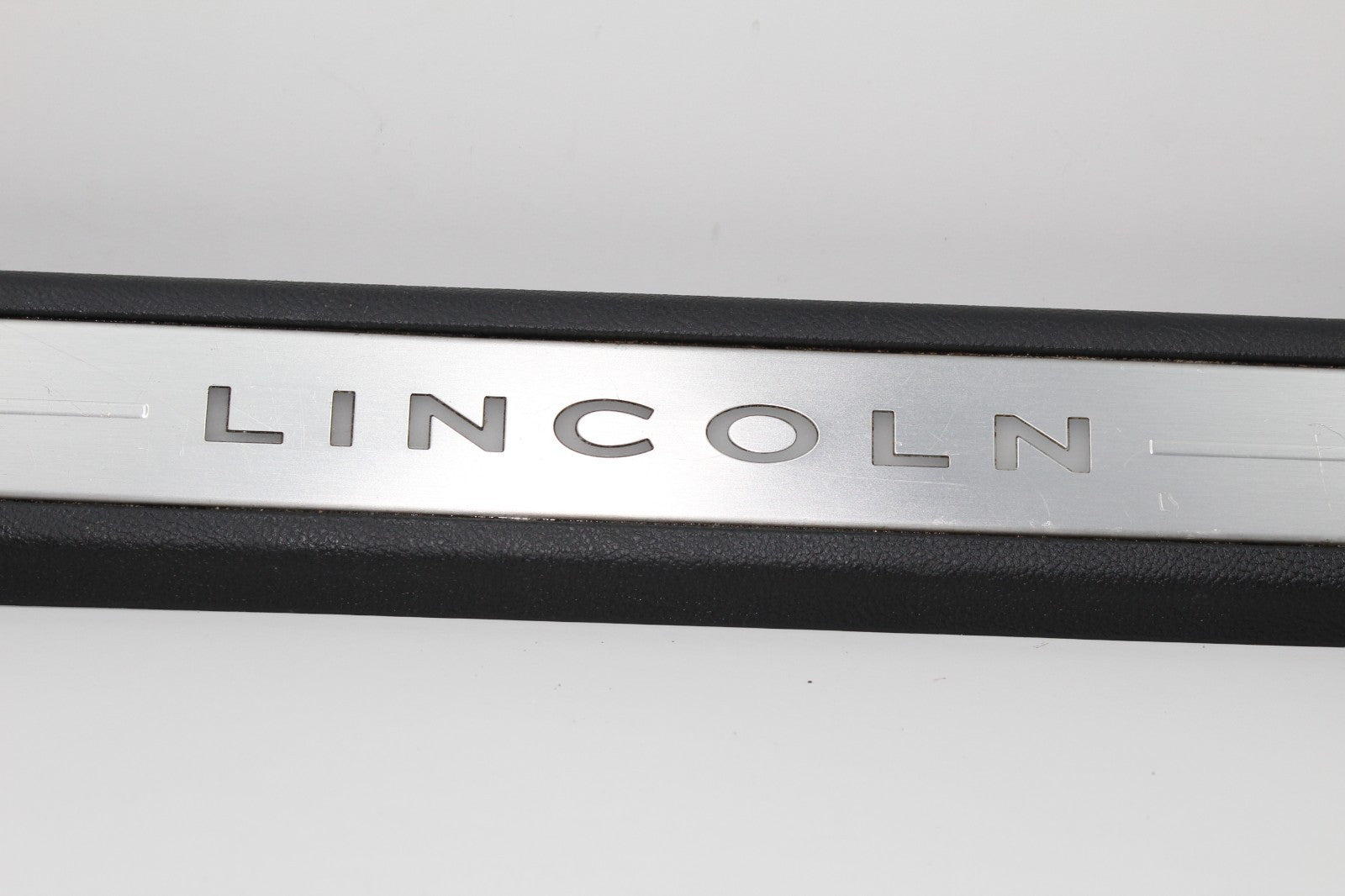 2013-2020 Lincoln MKZ Front RIGHT Door Sill SCUFF Plate Trim OEM DP53F13201L