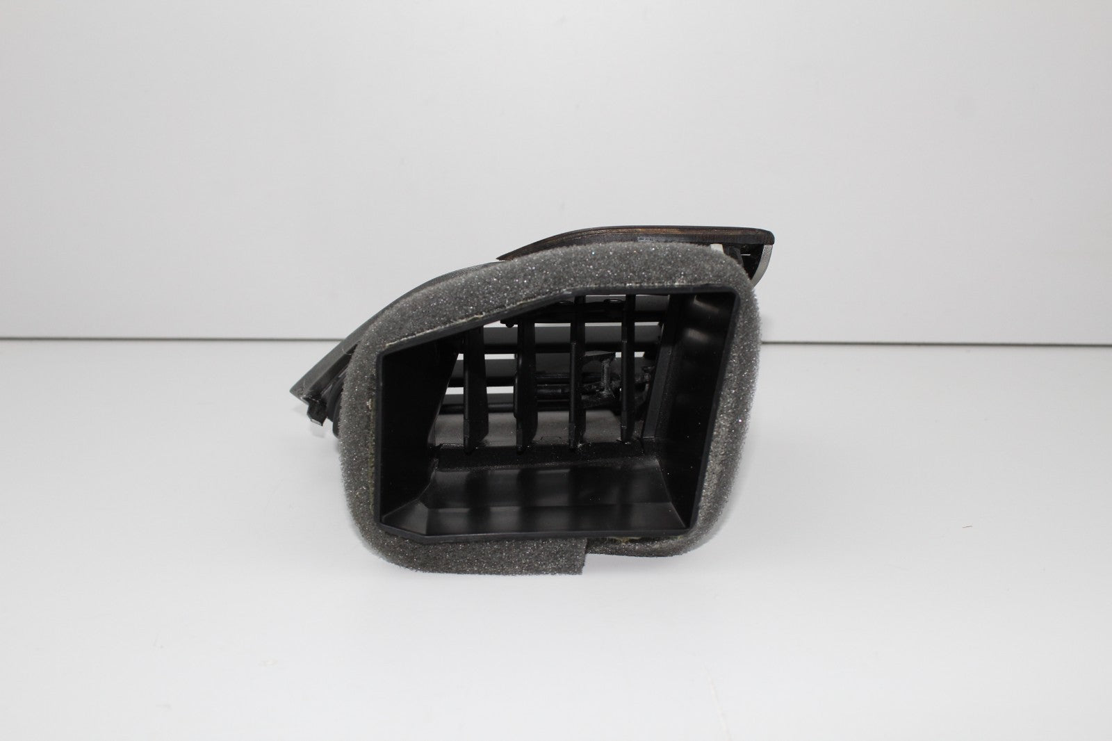 2017-20 LINCOLN MKZ FRONT DASH LEFT AIR VENT GRILLE WITH BEZEL OEM HP5319C696