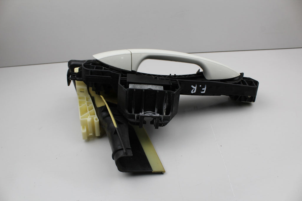 2014-2017 MERCEDES E350 REAR RIGHT EXTERIOR DOOR HANDEL OEM  