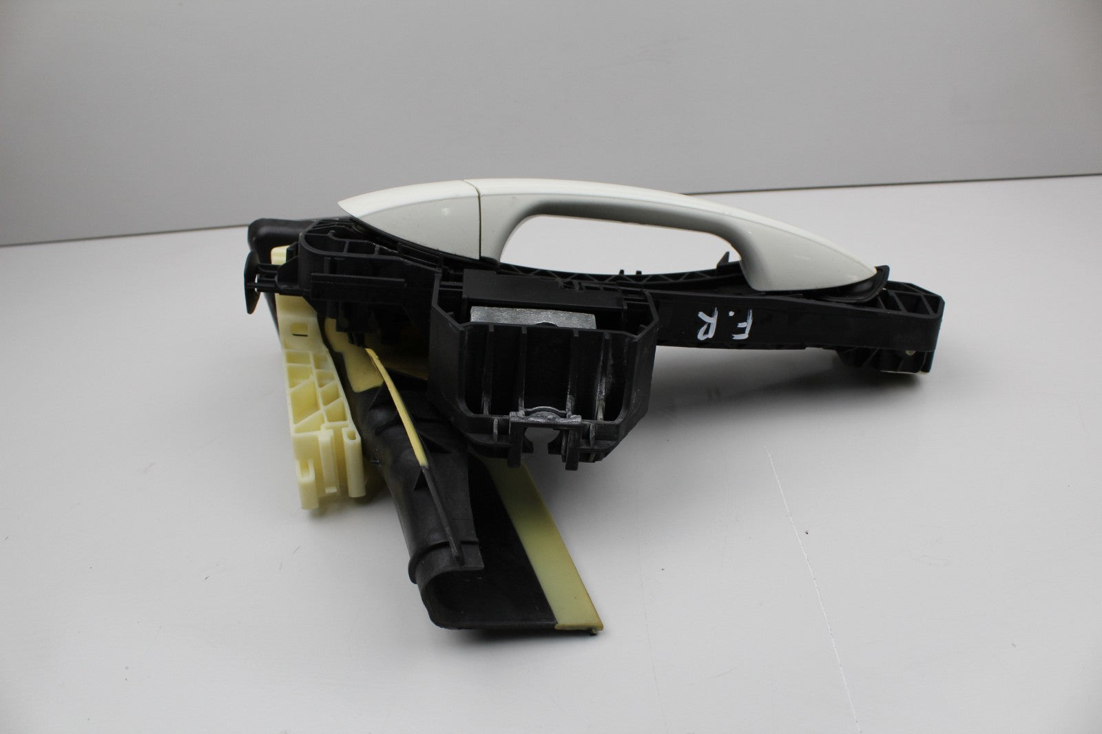  2014-2017 MERCEDES E350 REAR RIGHT EXTERIOR DOOR HANDEL OEM  