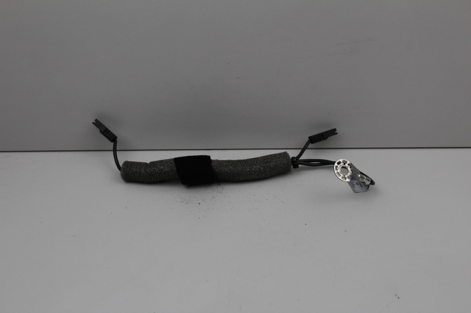 2010-16 MERCEDES E350 REAR LEFT SIDE RADIO ANTENNA NOISE FILTER OEM A2128208289