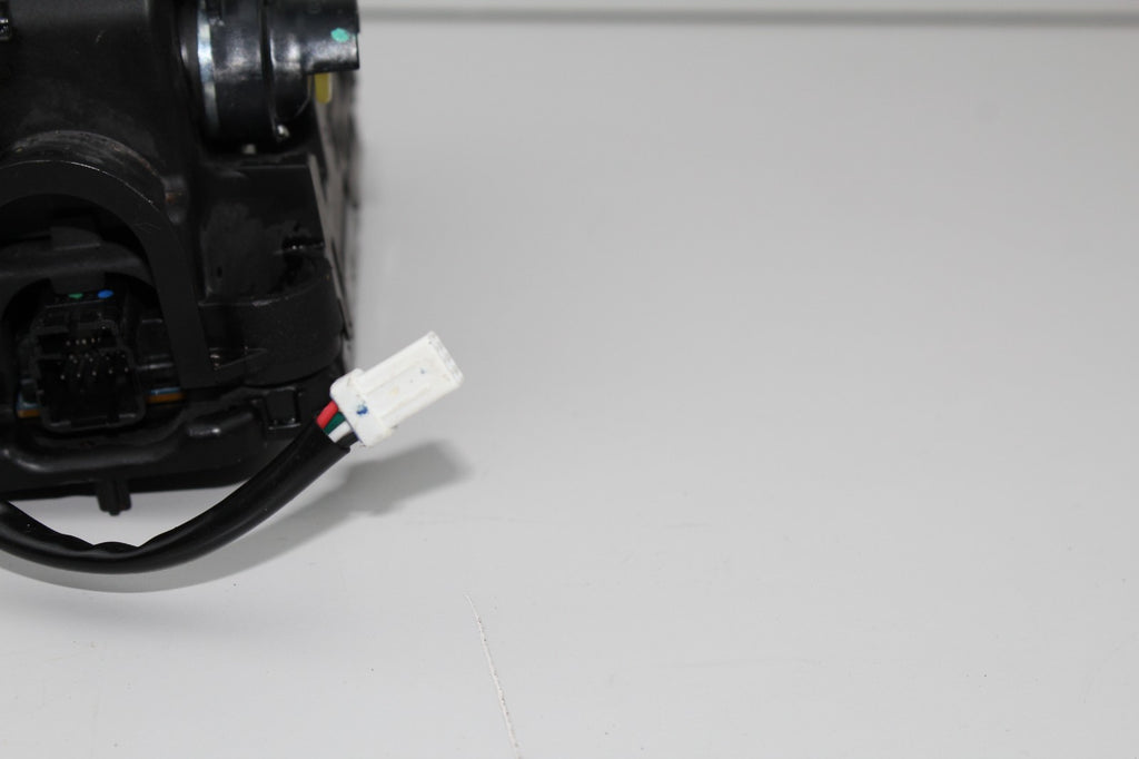 2015-23 DODGE CHALLANGER AUTOMATIC TRANSMITION SHIFTER OEM 68205233AH