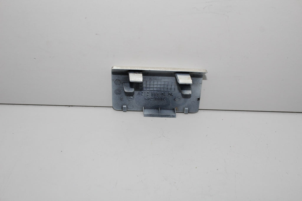 2010-13 MERCEDES E-CLASS REAR BUMPER TOW HOOK CAP OEM A2128850426