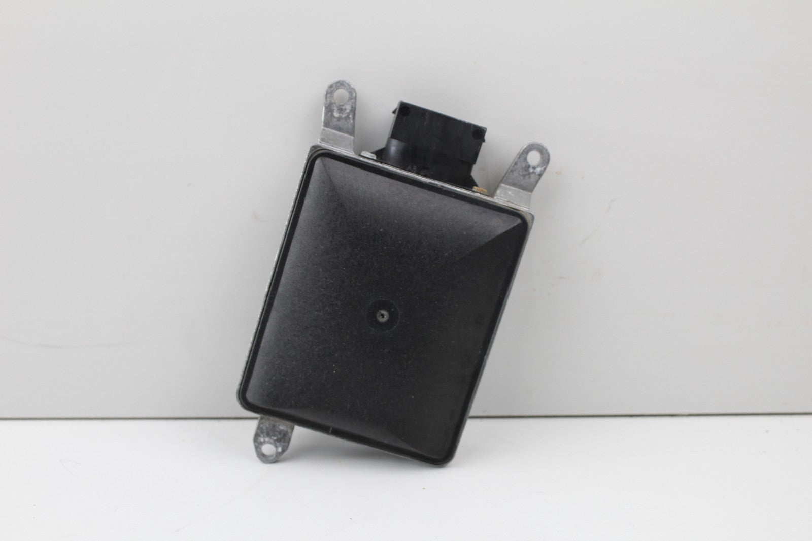 2013-17 VW / AUDI OEM Blind Spot Radar Sensor Module Rear Right 8T0907566A
