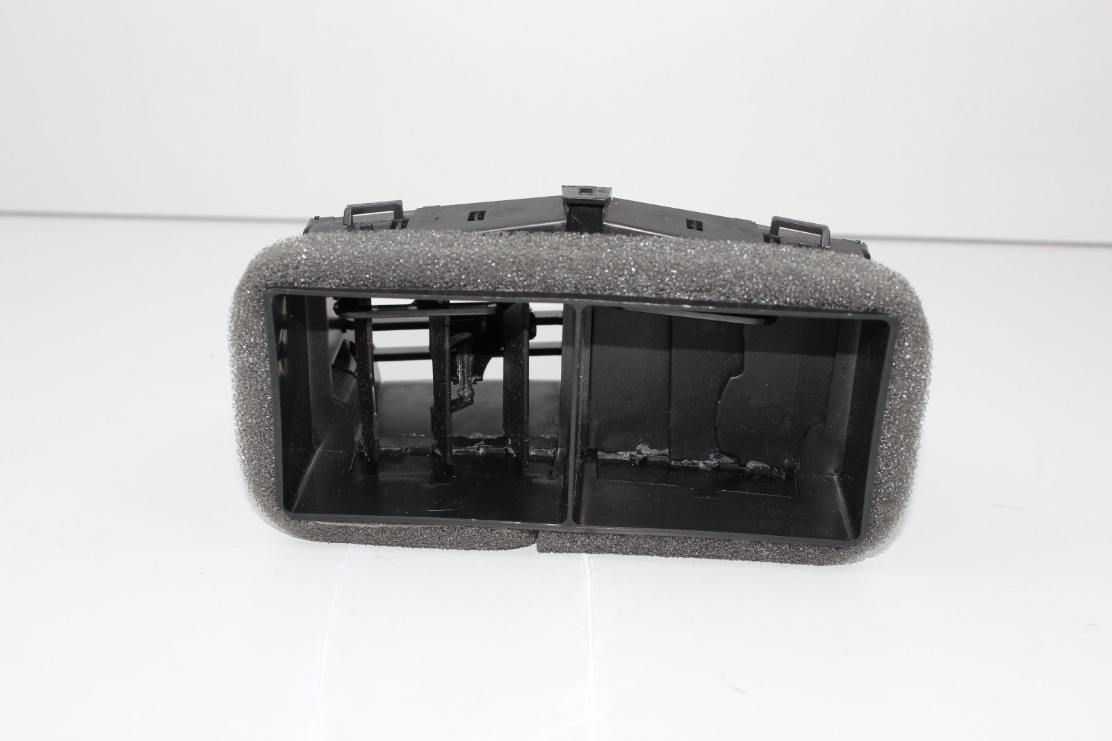 2017-20 LINCOLN MKZ REAR CENTER CONSOLE AC AIR VENT GRILLE OEM DP5319C570A