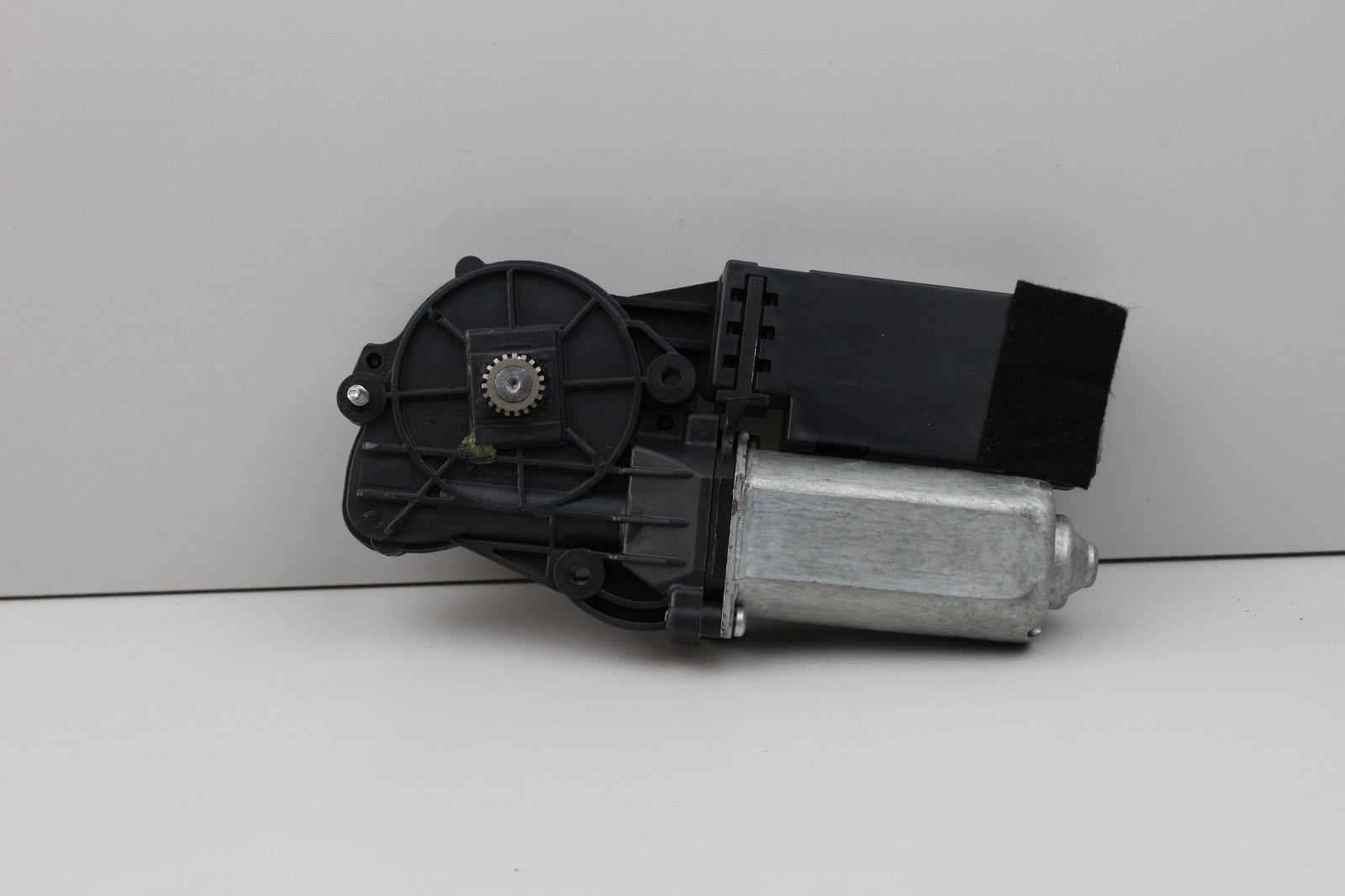 2015-2023 Dodge Challenger R/T Sun Roof Glass Motor OEM 30022758B