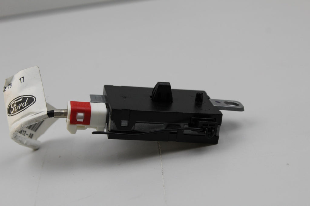 2017-20 LINCOLN MKZ REAR RADIO ANTENNA AMP AMLIFIER MODULE OEM FP5T18C847AA